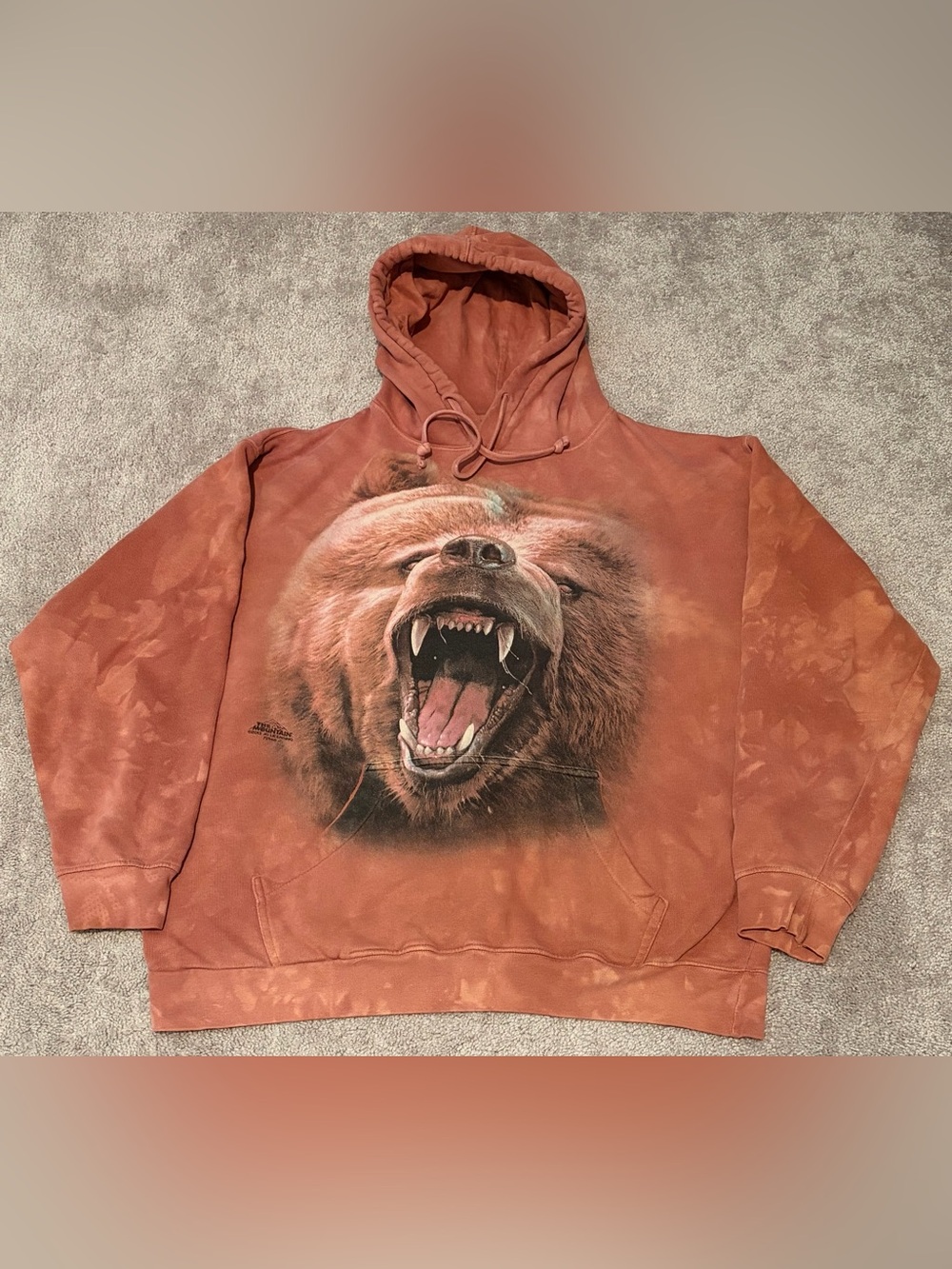 The Mountain Grizzly Bear Pullover Hoodie Men’s Size Large Orangish Brown